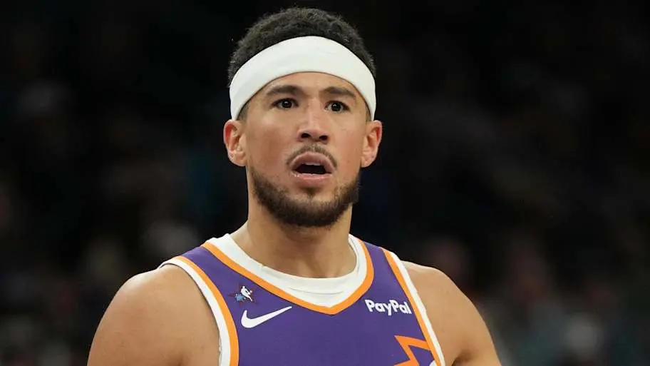 Devin Booker Injured on Last Play of Suns vs Spurs