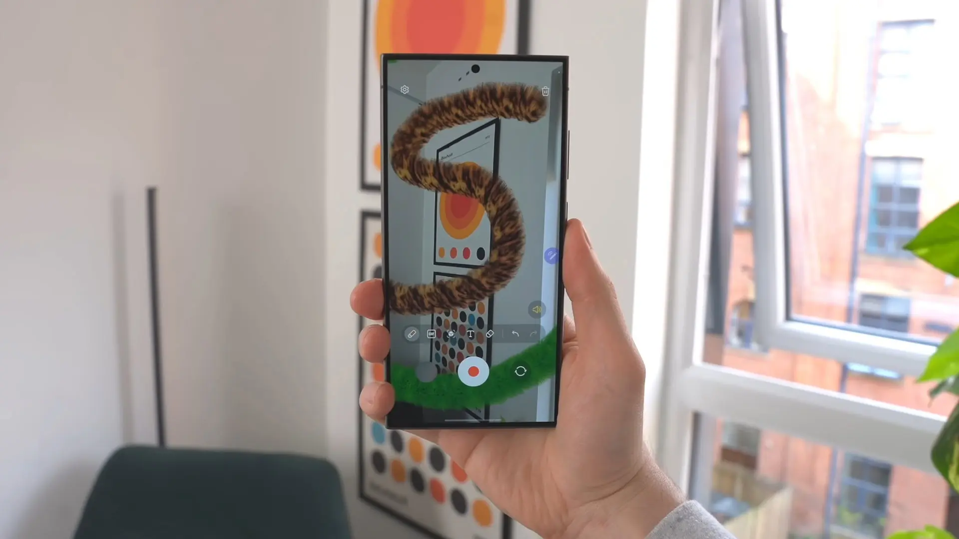 Samsung is shutting down two apps it used to brag about