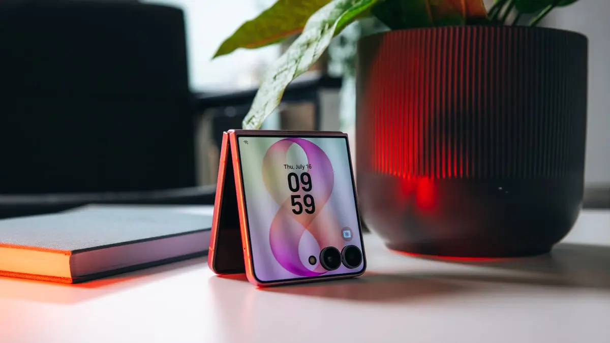 Samsung reveals undeniably hip Galaxy Z Flip 8 foldable at Galaxy Unpacked in London
